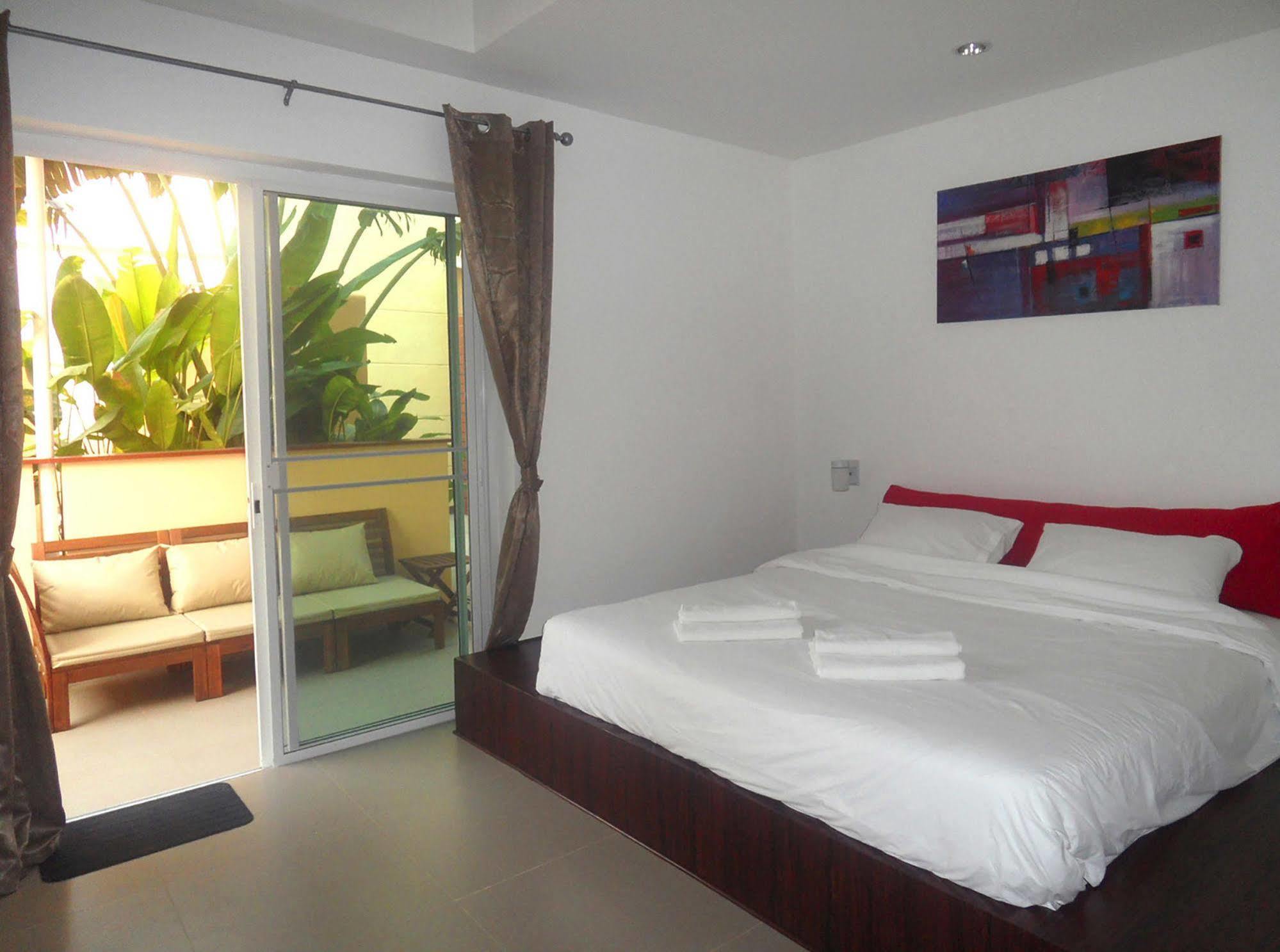 Gp Rooms Pool Guesthouse Pattaya Εξωτερικό φωτογραφία