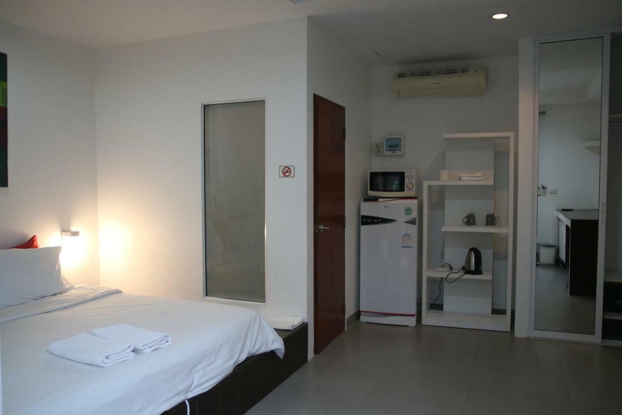 Gp Rooms Pool Guesthouse Pattaya Εξωτερικό φωτογραφία